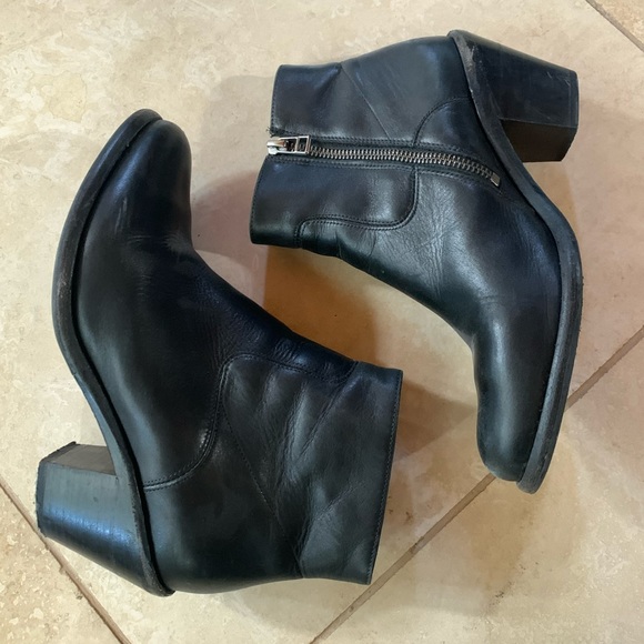 Allsaints black leather zipper ankle boots size 8 - Picture 3 of 9